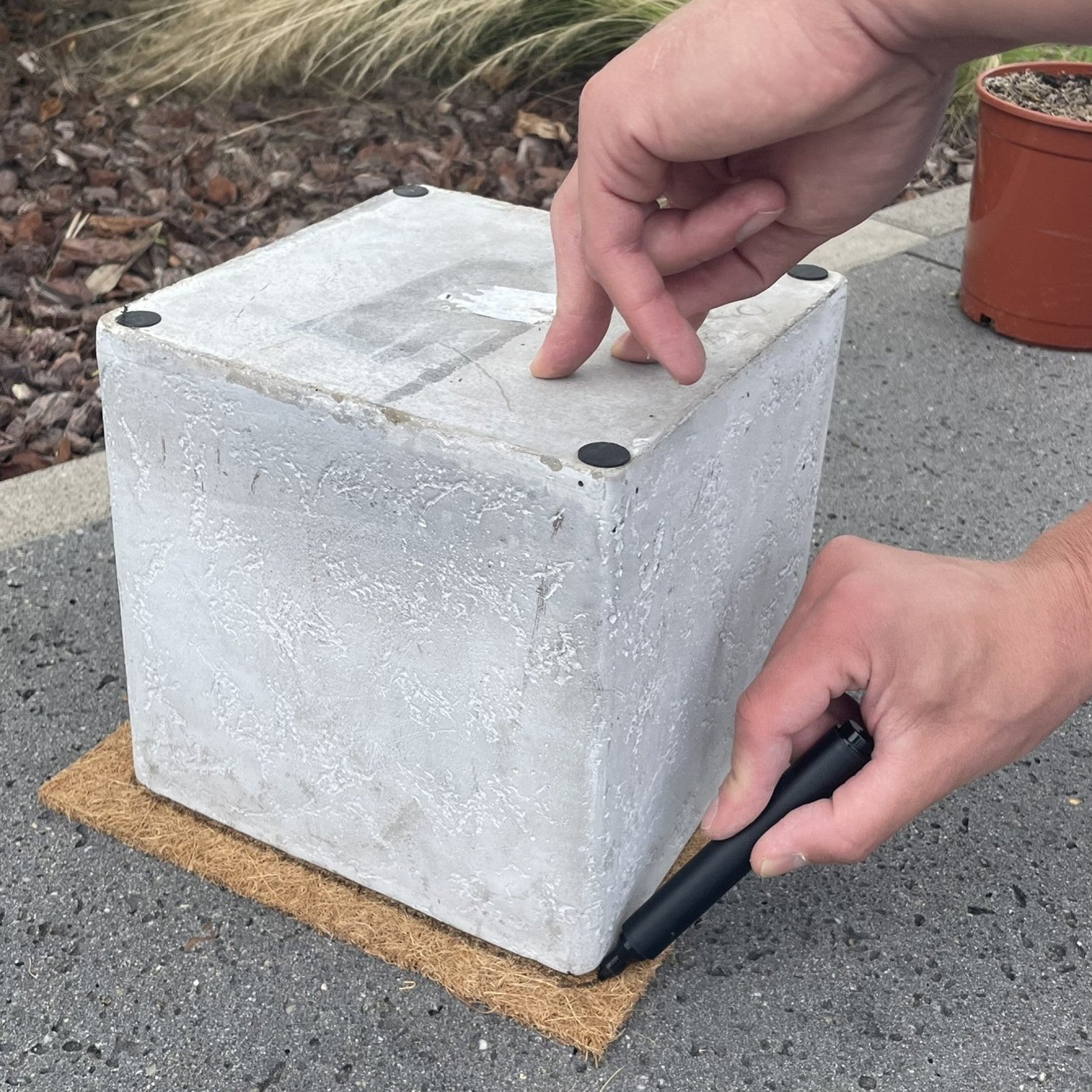 Wacredo Square Coconut Frost Protection Mat for Plants - Available in 25, 30, 38, 45, and 60 cm Sizes